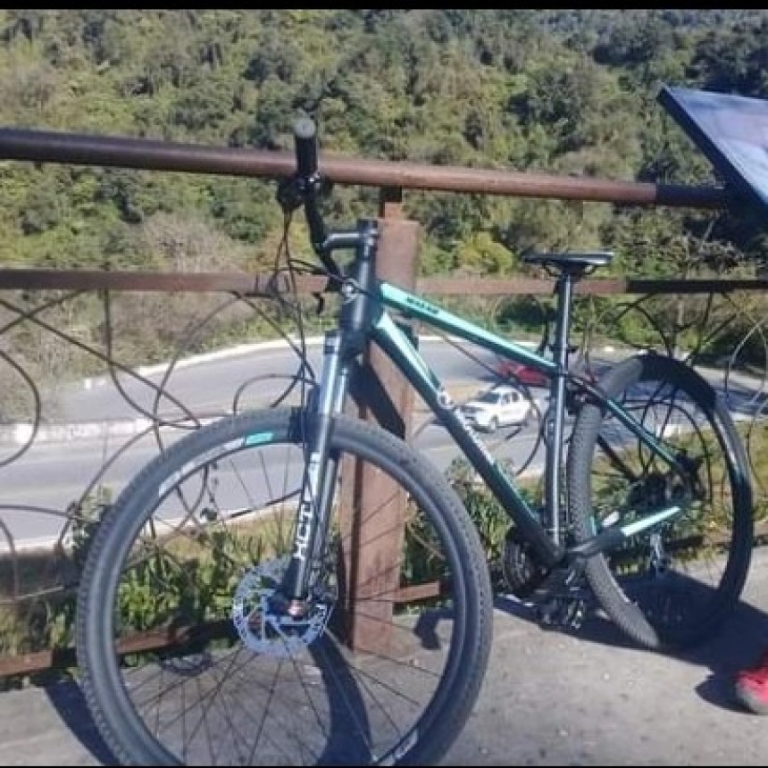 LADRONES ENTRARON A SU CASA Y LE SUSTRAJERON SU BICICLETA MOUNTAIN BIKE EN MONTEROS