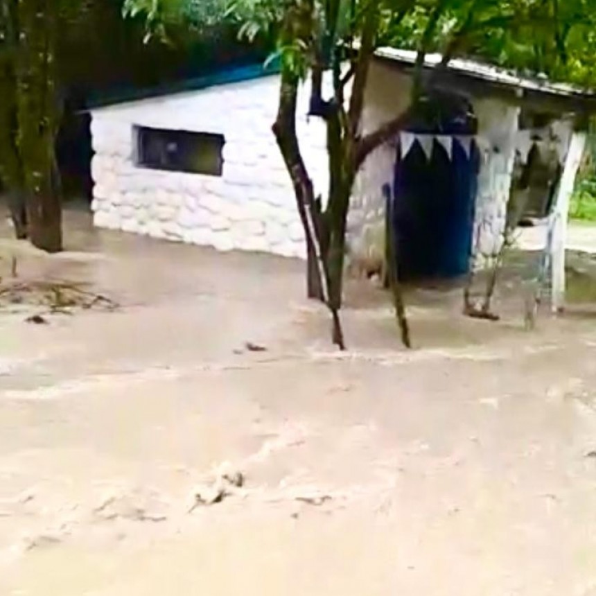DESBORDE DE RÍO PUEBLO VIEJO ARRIBA DE CACERES 