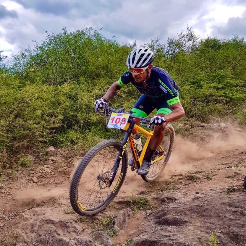EL BIKER EDUARDO ANDRADE CON UNA EXCELENTE LARGADA EN LA PUERTA CATAMARCA