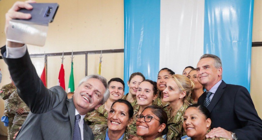 EL PRESIDENTE ALBERTO FERNÁNDEZ DESPIDIÓ AL CONTINGENTE QUE PARTICIPARÁ DE LA MISIÓN DE PAZ DE LA ONU EN CHIPRE