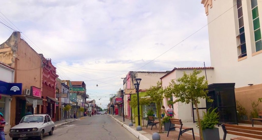 SÁBADO HÚMEDO, CORONADO DE NUBES