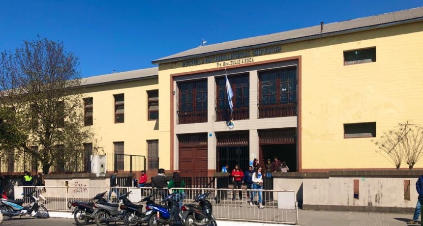 ASISTENCIA A LAS ESCUELAS PERO SIN CLASES EN MONTEROS. ESCUELA NORMAL Y COMERCIO NO ADHIEREN