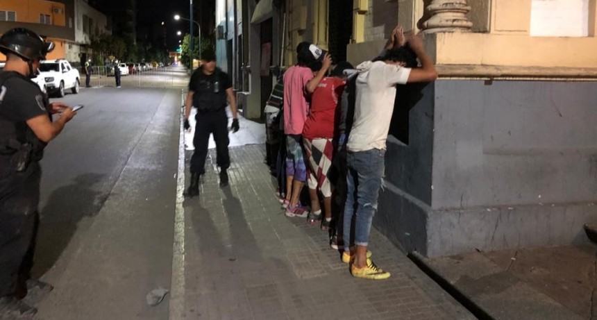 “NADIE EN LAS CALLES”: EL MINISTERIO FISCAL COMUNICÓ QUE YA SON 674 LOS DETENIDOS