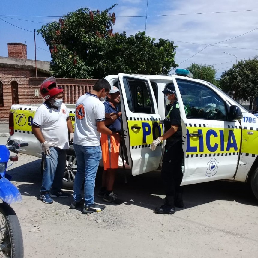 UN HOMBRE CON ALZHEIMER, DESORIENTADO POR LAS CALLES FUE ASISTIDO Y CONDUCIDO A SU DOMICILIO.