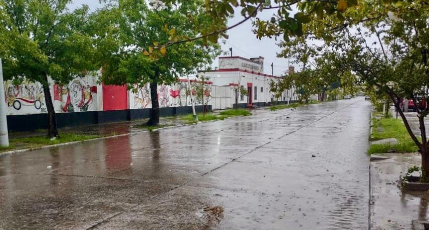 LA LLUVIA YA LLEGÓ PARA HOSPEDARSE ESTE FIN DE SEMANA EN MONTEROS  