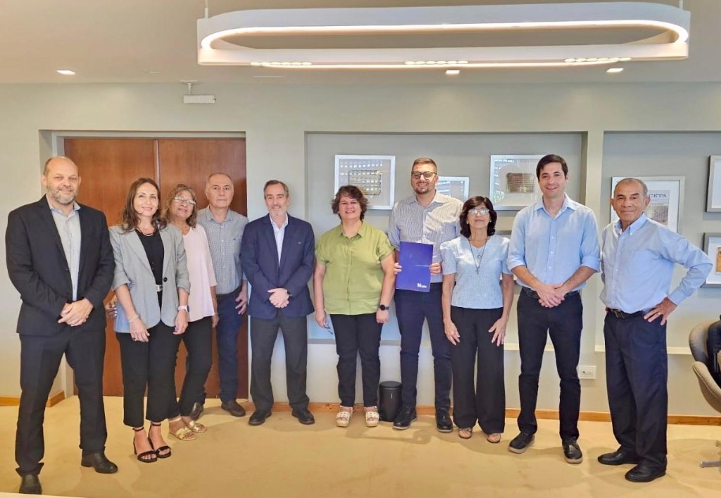 EDET, C&Aacute;RITAS Y FUNDACI&Oacute;N LE&Oacute;N CONSOLIDAN SU COMPROMISO CON LA COMUNIDAD