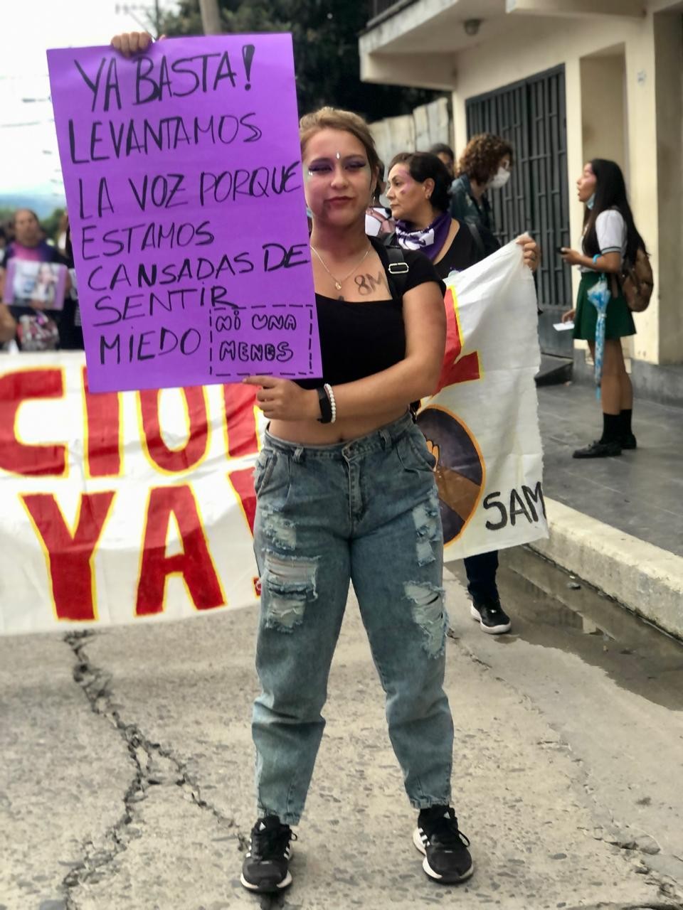 LAS MUJERES MARCHAN POR EL HARTAZGO DE LA VIOLENCIA Y LA DESIGUALDAD