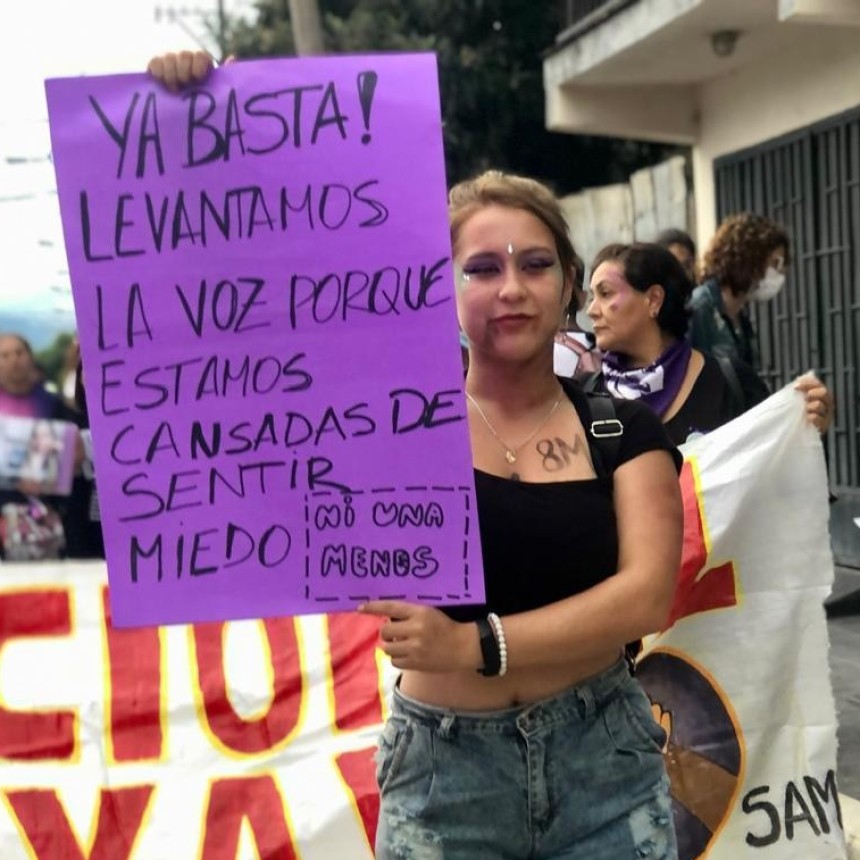 LAS MUJERES MARCHAN POR EL HARTAZGO DE LA VIOLENCIA Y LA DESIGUALDAD