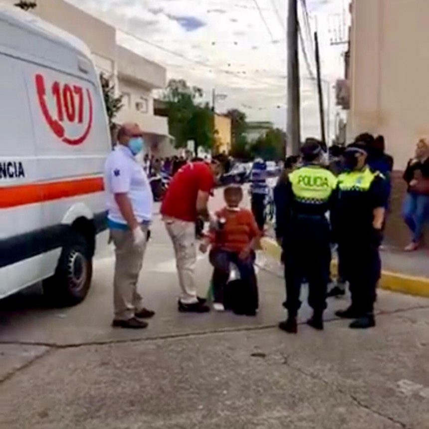 LA GANO LA ANGUSTIA Y UNA ABUELA SE DESCOMPENSÓ AL NO PODER COBRAR