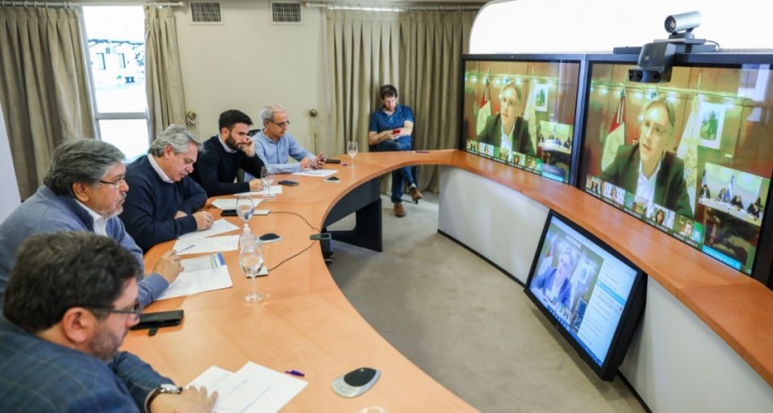 EL PRESIDENTE DIALOGÓ POR VIDEOCONFERENCIA CON INTENDENTES DE TODO EL PAÍS
