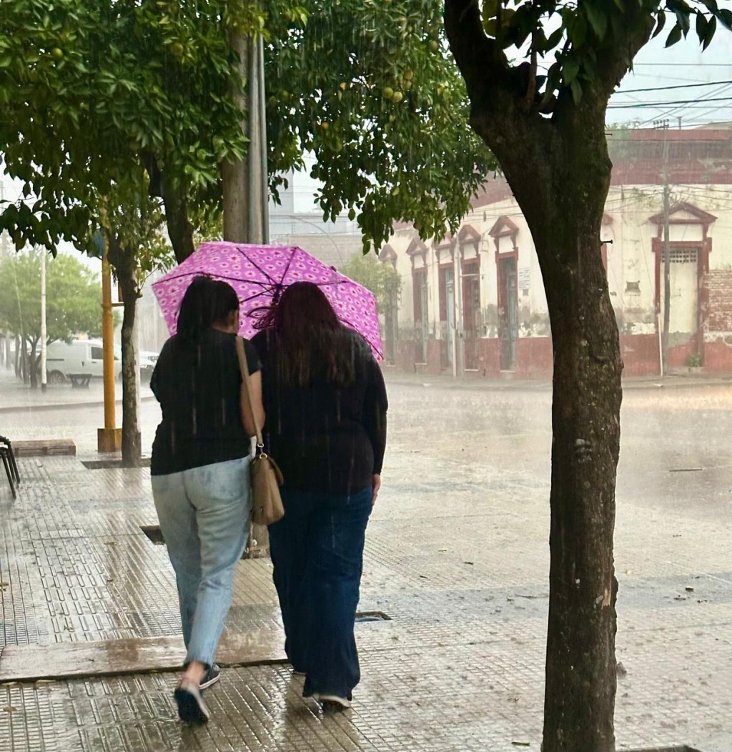 LUNES LLUVIOSO A LO LARGO DE LA JORNADA