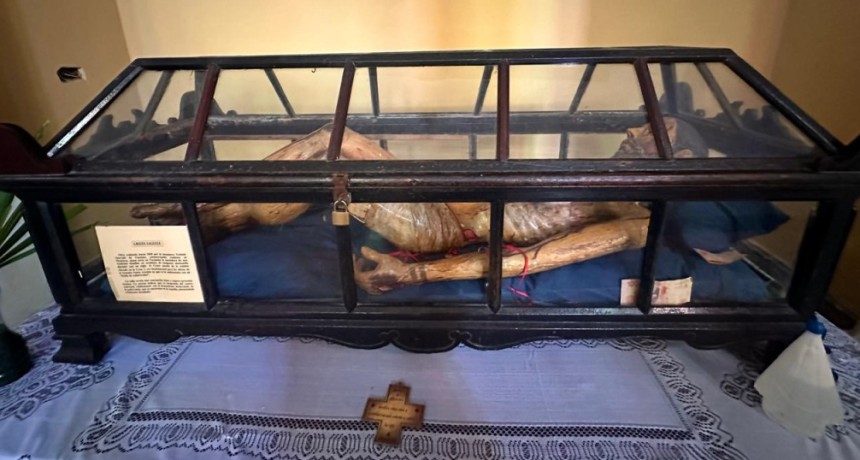 EL CRISTO YACENTE, TIENE 186 A&Ntilde;OS, Y ACOMPA&Ntilde;A LOS RITUALES DE VIERNES SANTO