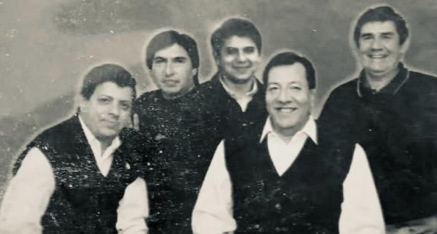30 A&Ntilde;OS DE CANTO NUESTRO. LO FESTEJA CON UNA CENA SHOW