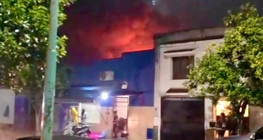 UNA CENTELLA HABR&Iacute;A OCASIONADO EL INCENDI&Oacute; EN DEP&Oacute;SITO DE BICICLETAS Y REPUESTOS 