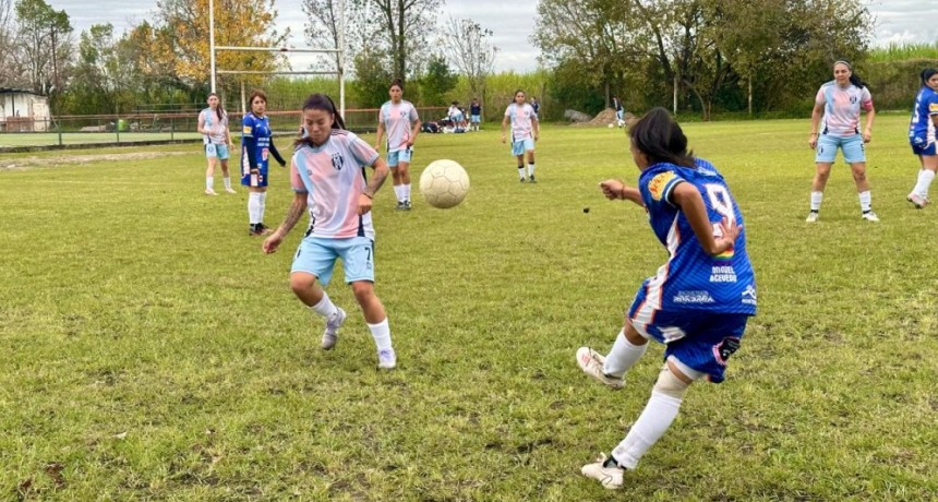 SARMIENTO CAMPE&Oacute;N DEL 1&deg; TORNEO REGIONAL DE F&Uacute;TBOL FEMENINO