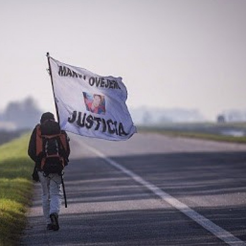 Cuatrocientos kilómetros a pie para pedir justicia por su hijo