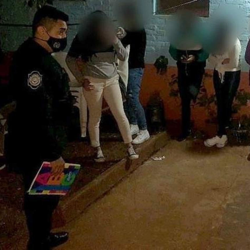 Detuvieron a 12 jóvenes en Misiones por violar el aislamiento al participar de una fiesta