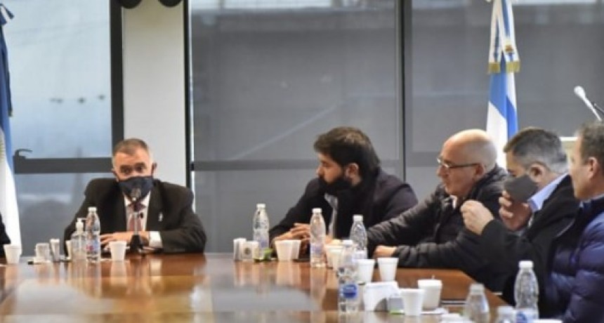 DUEÑOS DE SALONES DE FIESTAS VISITARON EL PODER LEGISLATIVO