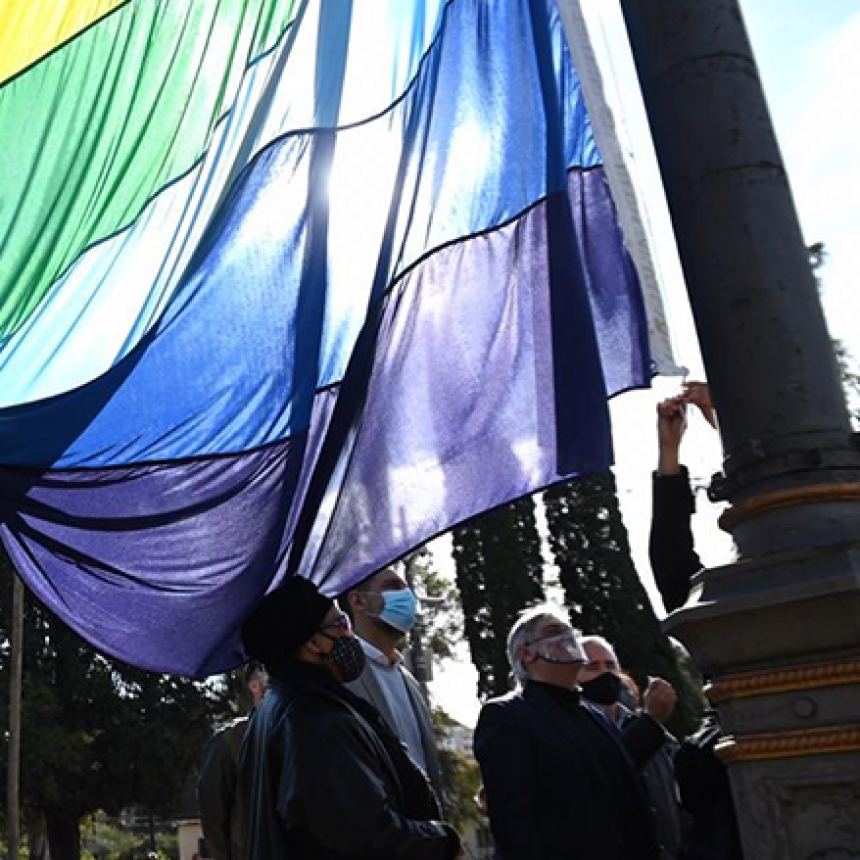 TRAS LA POLÉMICA, ESTE LUNES SACAN LA BANDERA DEL ORGULLO DEL PARQUE SARMIENTO