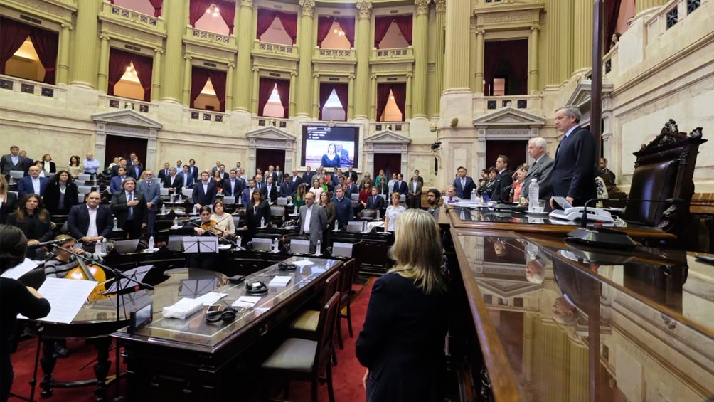 Diputados buscará dictamen para proyecto de juicio en ausencia, a 25 años del atentado a la AMIA 