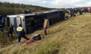 Volcó micro con jubilados en ruta de Tucumán: 13 muertos