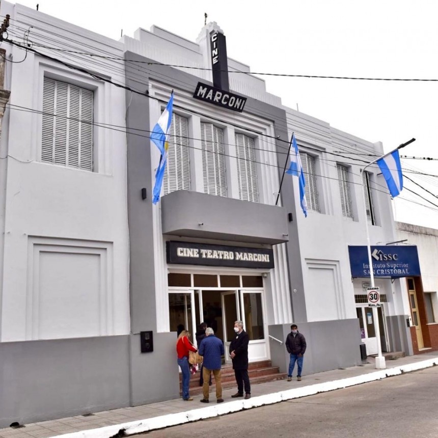 HABILITARON LA REMODELACIÓN DEL CINE TEATRO MARCONI, EL INTENDENTE RECIBIÓ A MANZUR Y JALDO