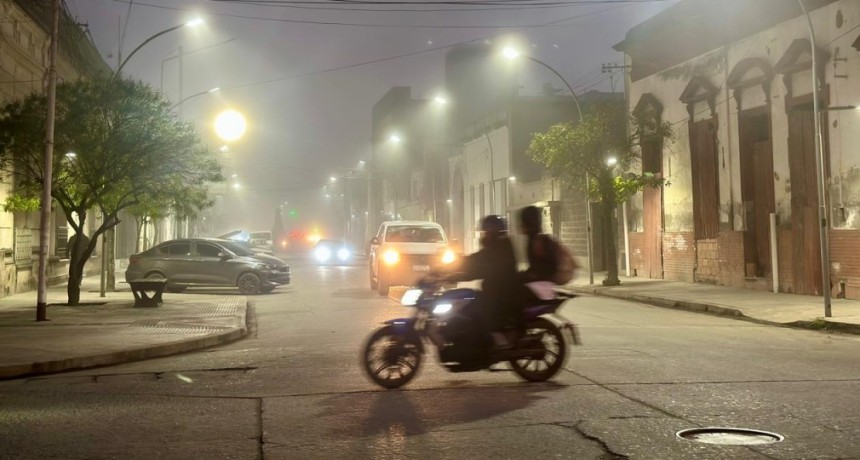 MONTEROS AMANECI&Oacute; CON NEBLINA ESPESA