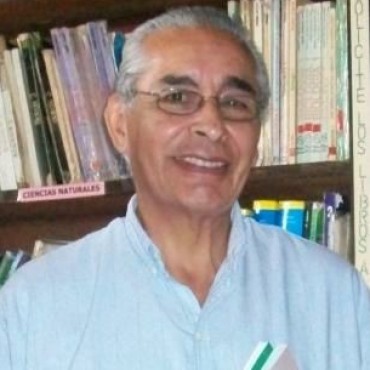 Entrevista al escritor Arturo Zelaya.