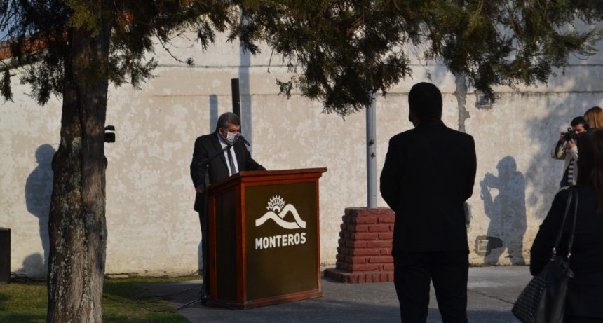 “QUIERO AGRADECER LA VOCACIÓN DE EDUCAR EN ESTA INEDITA Y HORROROSA PANDEMIA” DIJO SERRA EN EL ACTO POR EL DÍA DEL MAESTRO