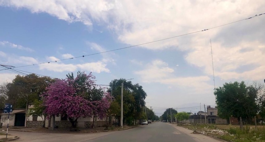 MARTES NUBLADO EN LA CIUDAD 