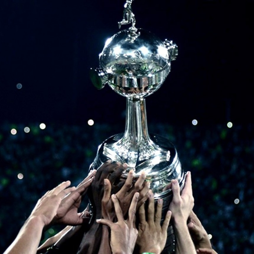 El presidente de Conmebol ratificó a Santiago de Chile para la final de la Copa Libertadores