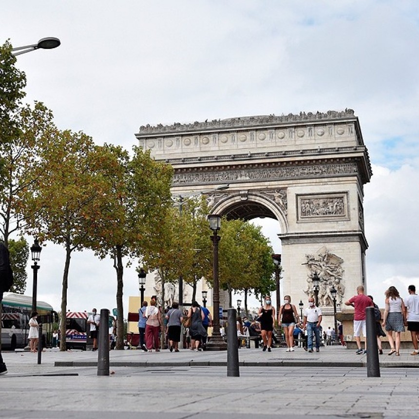 FRANCIA ANALIZA EXTENDER LAS RESTRICCIONES HASTA ABRIL DE 2021