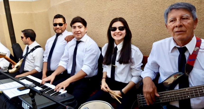 147 AÑOS Y TENEMOS LA PRIMER MUJER EN LA BANDA DE MÚSICA  