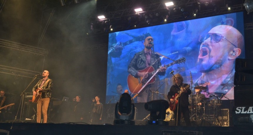 ABEL PINTOS ENAMORO A SU PUBLICO 