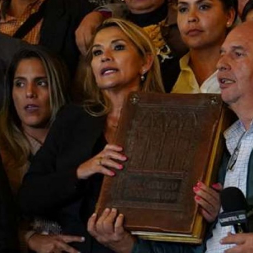 El perfil de Jeanine Áñez, la autoproclamada presidenta de Bolivia