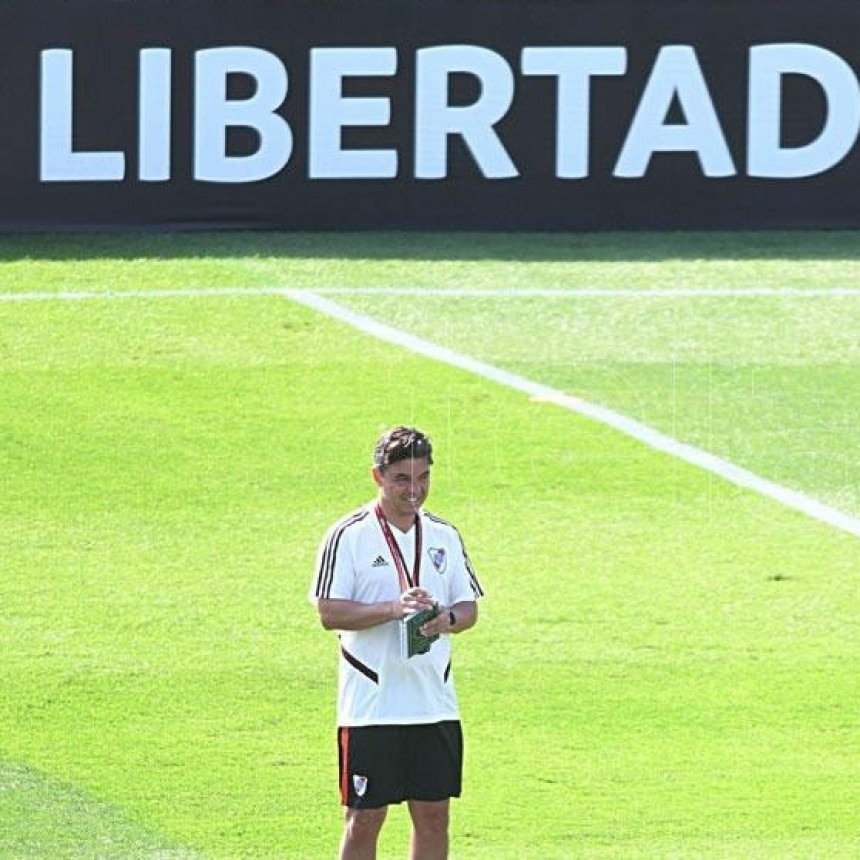 Gallardo no da pistas sobre el equipo ni el esquema