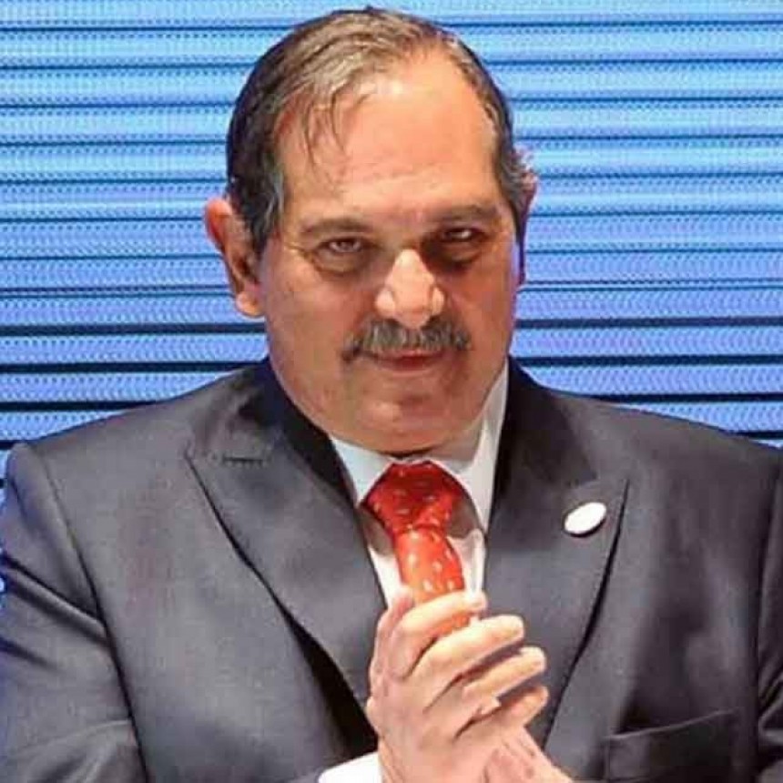 Seis meses de licencia sin goce de sueldo para Alperovich