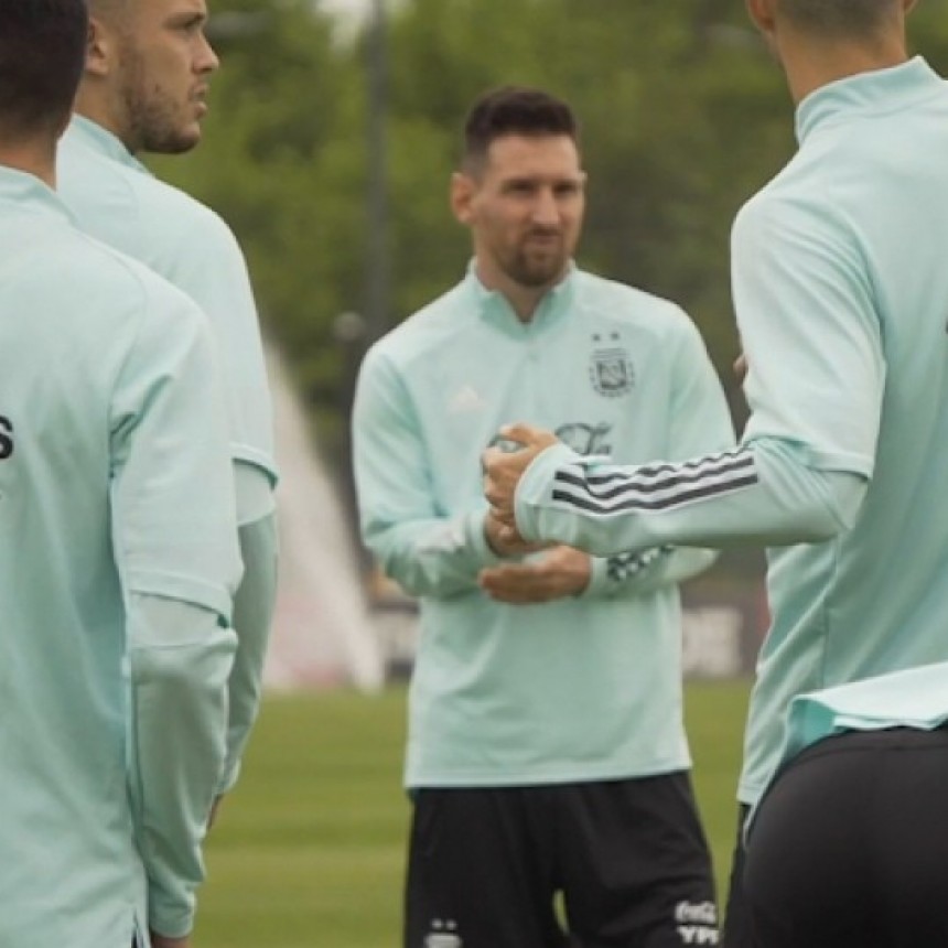 ARGENTINA ENTRENÓ EN EZEIZA CON 27 JUGADORES, A LA ESPERA DE MARTÍNEZ QUARTA