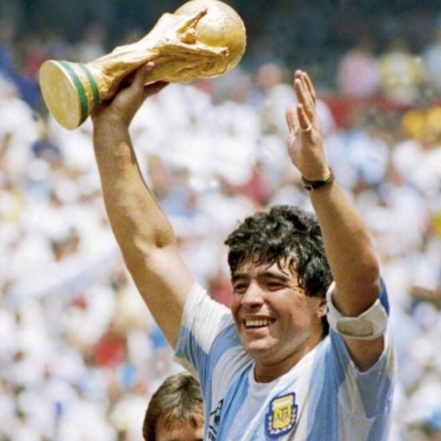 LA FECHA DE NACIMIENTO DE MARADONA SERIA EL DIA NACIONAL DEL FUTBOL