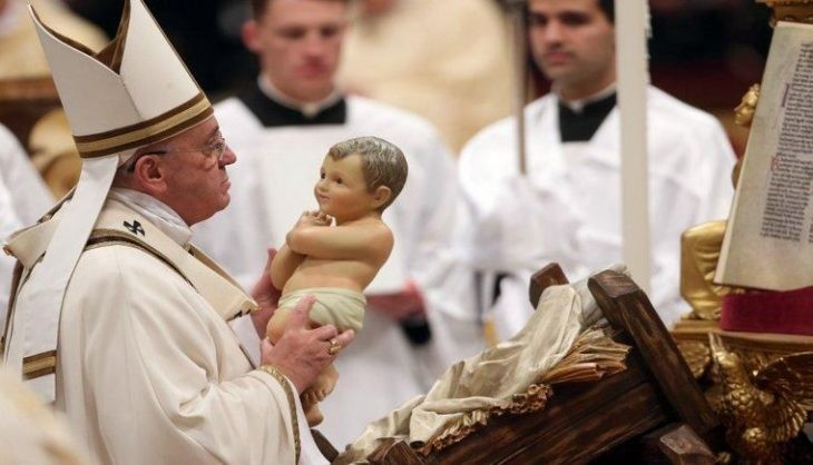 El Papa Francisco celebró la misa de gallo en el Vaticano